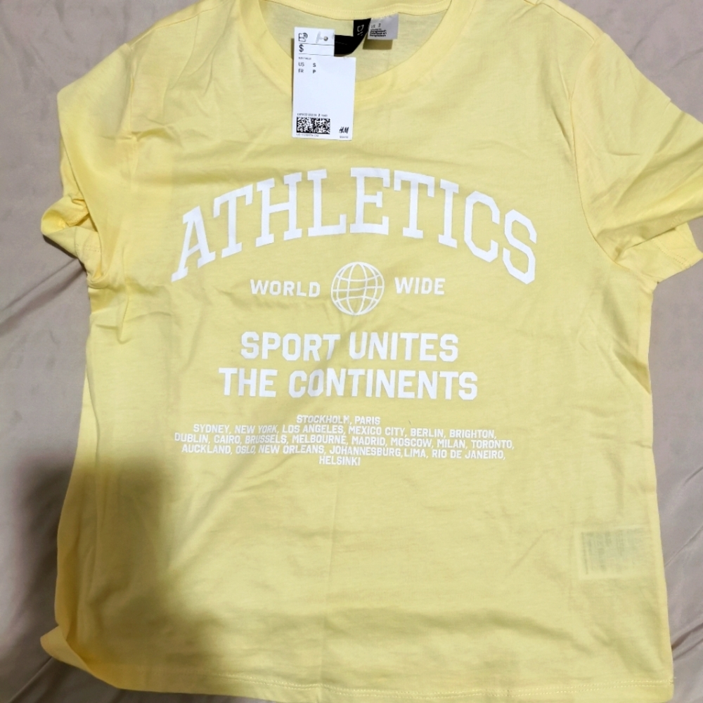 H&M yellow t-shirt size sm Free With Purchase